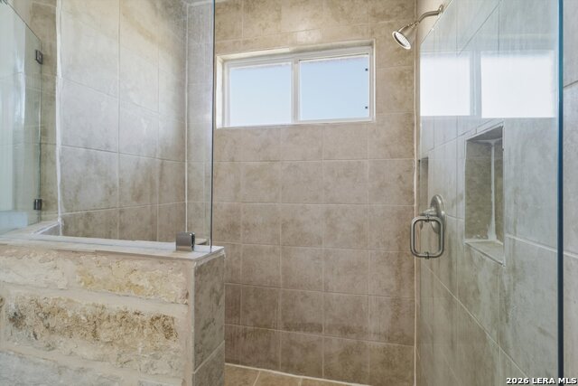 Image 27 of 43 For 14674 Silesia Dr