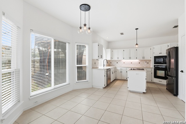 Image 15 of 35 For 602 Lightstone