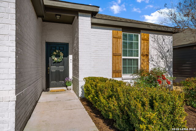 Listing photo id 1 for 610 Ridgehorn