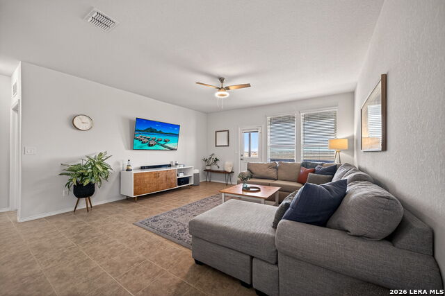 Listing photo id 2 for 610 Ridgehorn