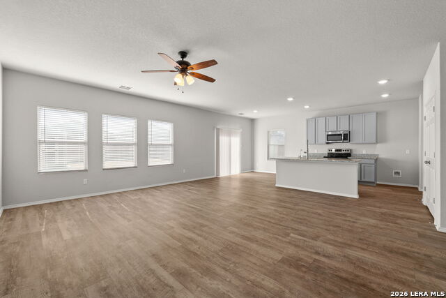 Image 5 of 29 For 3452 Redbud Grv