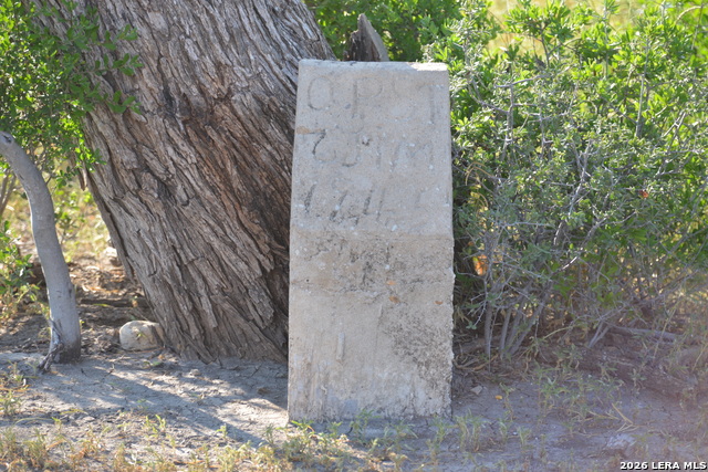 Image 20 of 28 For 00 Fm 140  