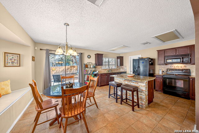 Listing photo id 8 for 10118 Sandbrook Hill