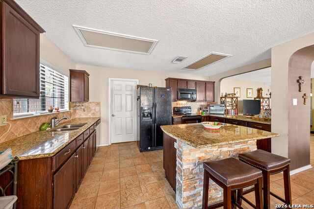 Listing photo id 9 for 10118 Sandbrook Hill