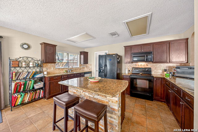 Listing photo id 10 for 10118 Sandbrook Hill