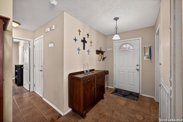 Listing photo id 1 for 10118 Sandbrook Hill