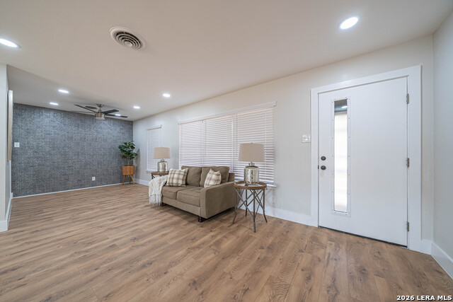 Image 5 of 33 For 11118 Dreamland