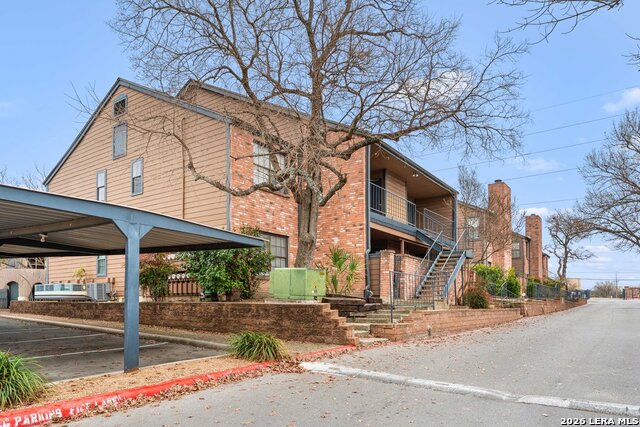 Image 2 of 17 For 4803 Hamilton Wolfe  110