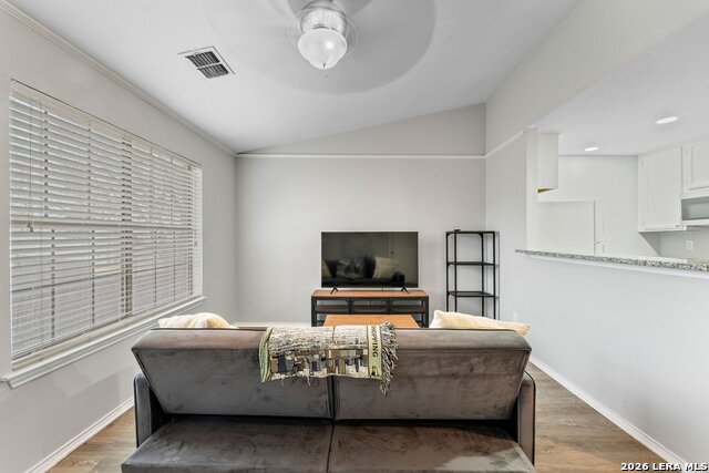 Image 6 of 17 For 4803 Hamilton Wolfe  110