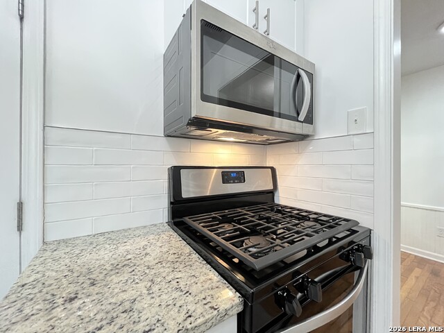 Image 14 of 32 For 2319 Burnet St