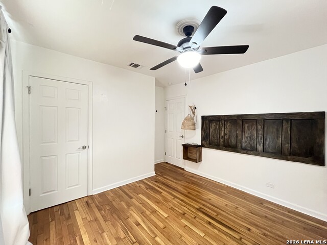 Image 17 of 32 For 2319 Burnet St