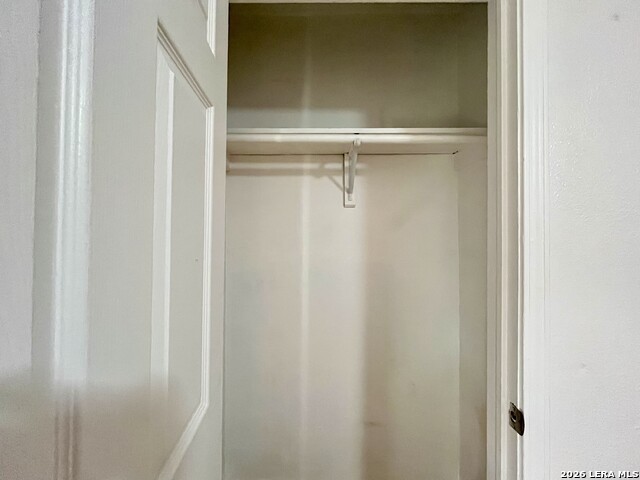 Image 18 of 32 For 2319 Burnet St