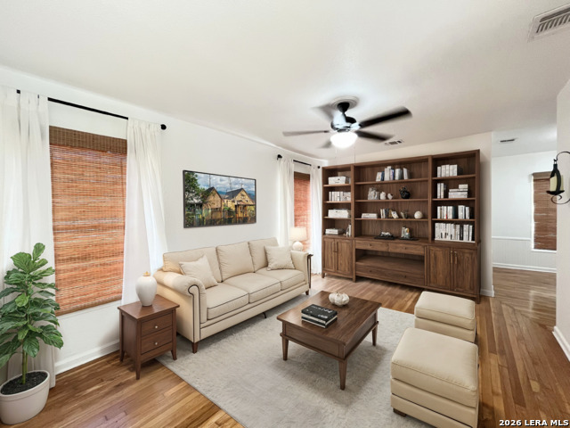 Image 2 of 32 For 2319 Burnet St