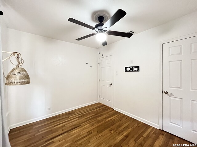 Image 22 of 32 For 2319 Burnet St