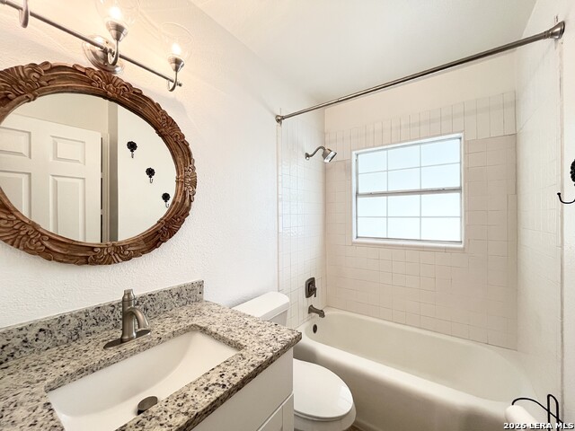 Image 23 of 32 For 2319 Burnet St