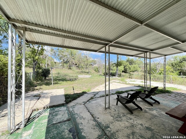 Image 24 of 32 For 2319 Burnet St