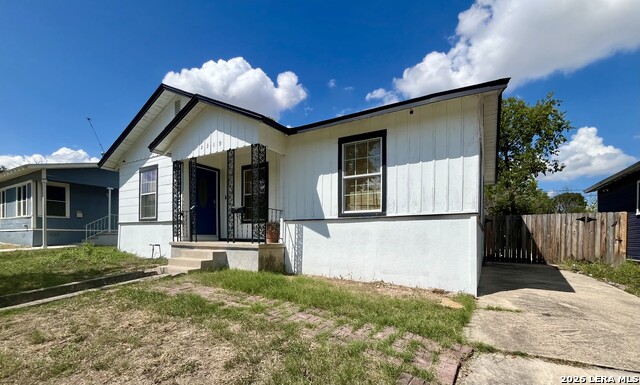 Image 28 of 32 For 2319 Burnet St