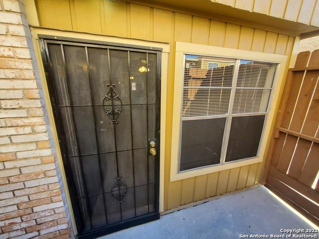 Image 18 of 19 For 911-y Vance Jackson Rd