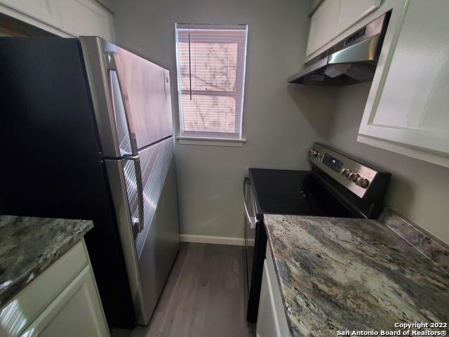 Image 4 of 19 For 911-y Vance Jackson Rd