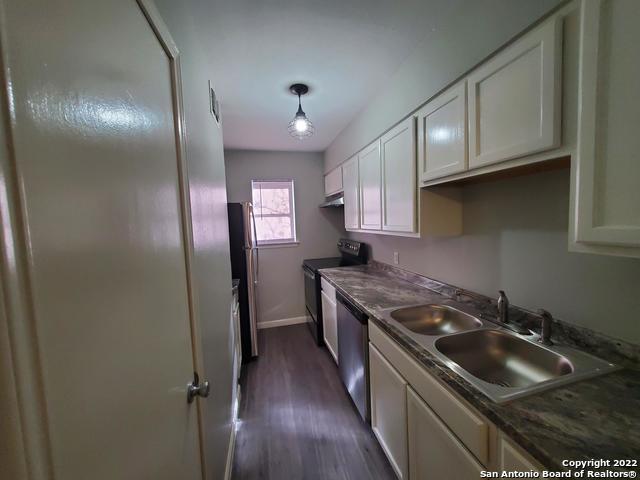 Image 5 of 19 For 911-y Vance Jackson Rd