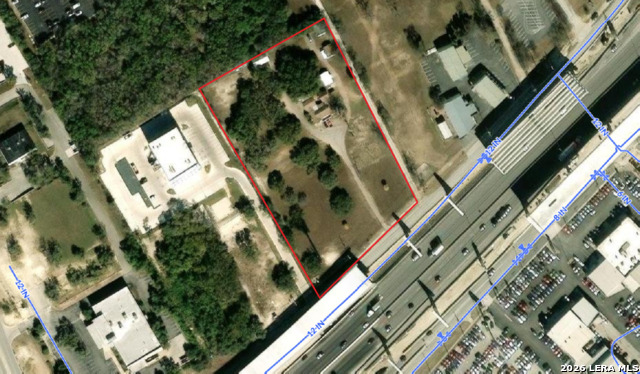 Listing photo id 3 for 12995 Interstate 35 N