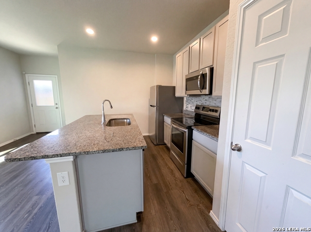 Image 2 of 17 For 431 Pleasanton Way