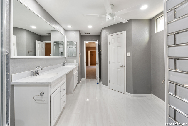 Image 12 of 16 For 10315 Country Green