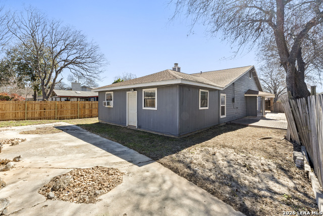 Image 15 of 16 For 10315 Country Green