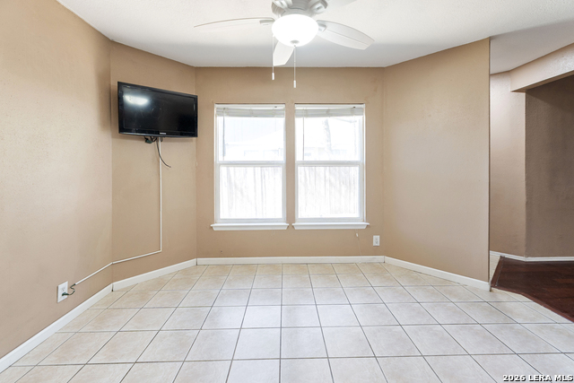 Image 7 of 16 For 10315 Country Green