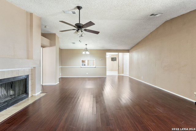 Image 9 of 16 For 10315 Country Green