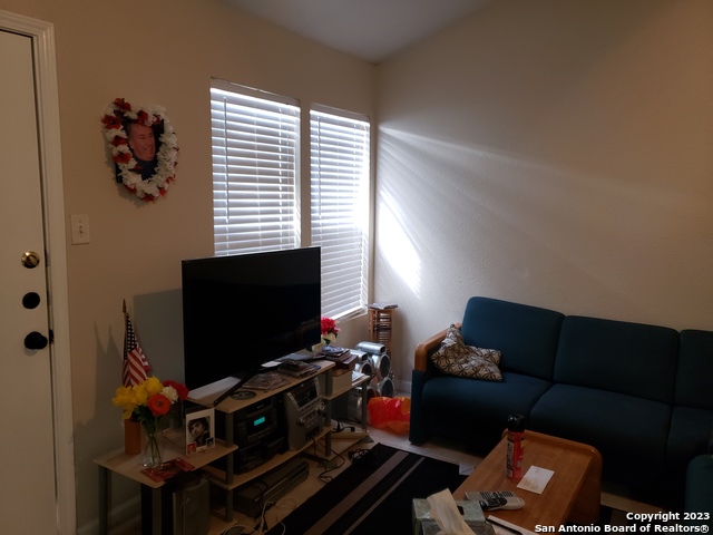 Image 5 of 15 For 12227 - 12229 Maverick Bluff