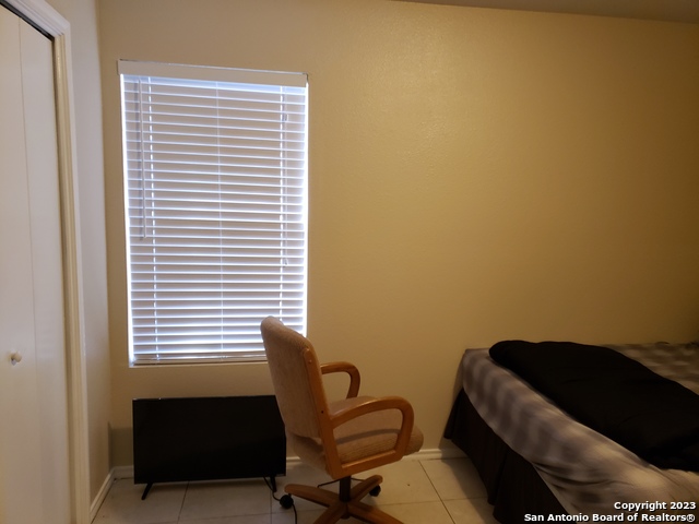 Image 7 of 15 For 12227 - 12229 Maverick Bluff