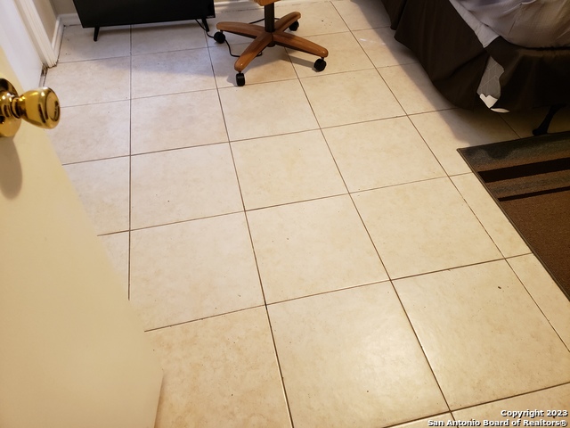 Image 8 of 15 For 12227 - 12229 Maverick Bluff