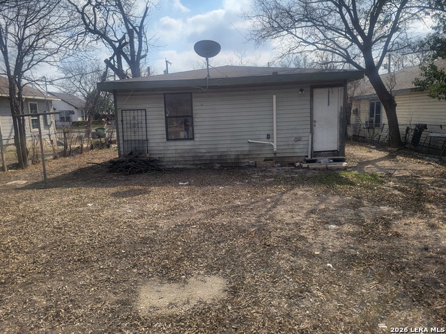 Image 16 of 17 For 2111 Rivas  