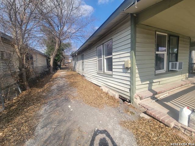 Image 3 of 17 For 2111 Rivas  