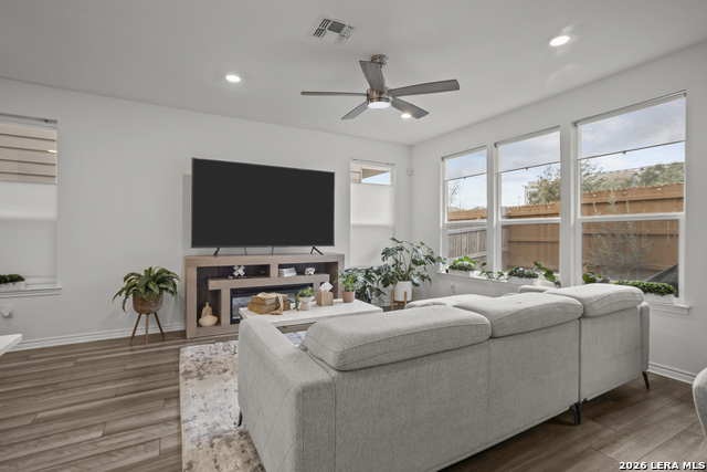 Image 10 of 33 For 14839 Vance Jackson #312  312