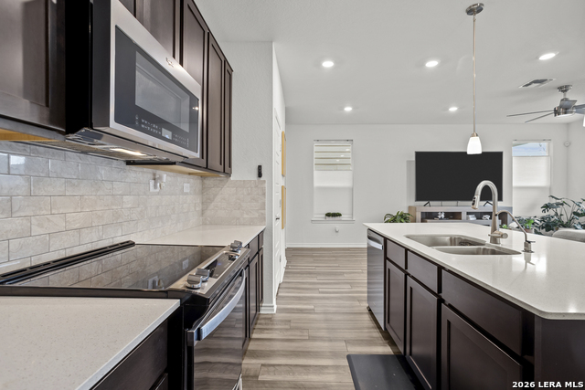 Image 12 of 33 For 14839 Vance Jackson #312  312