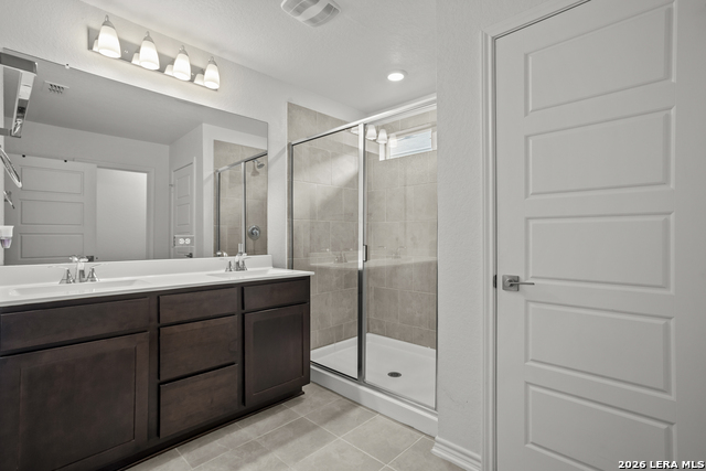 Image 21 of 33 For 14839 Vance Jackson #312  312