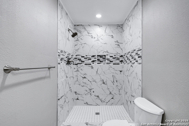 Image 15 of 34 For 1938 W Ashby Pl