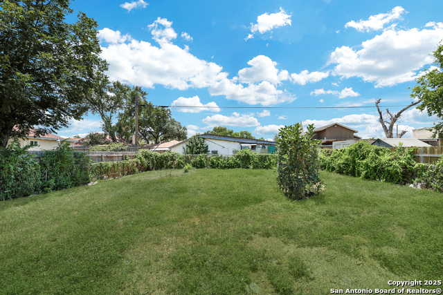 Image 28 of 34 For 1938 W Ashby Pl