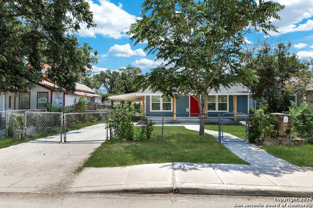 Image 31 of 34 For 1938 W Ashby Pl