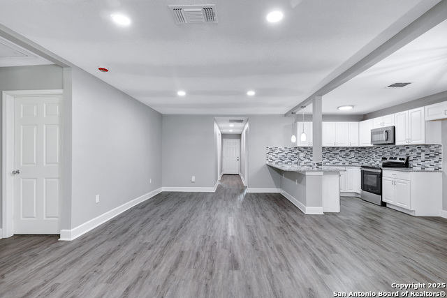 Image 5 of 34 For 1938 W Ashby Pl