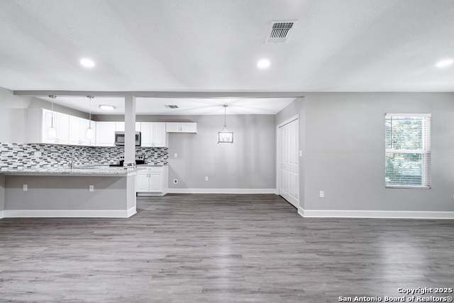 Image 7 of 34 For 1938 W Ashby Pl