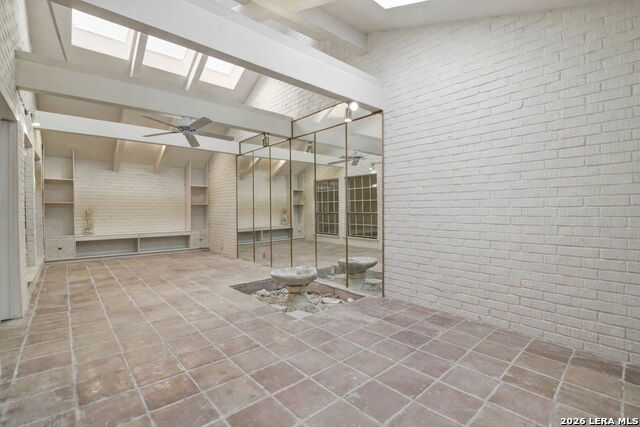 Image 23 of 26 For 3605 Hidden  B4