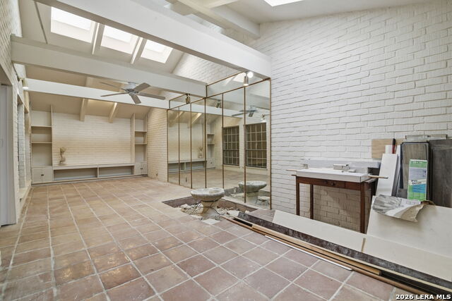 Image 24 of 26 For 3605 Hidden  B4