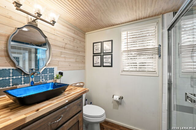 Image 17 of 36 For 9055 Rebecca Creek Rd