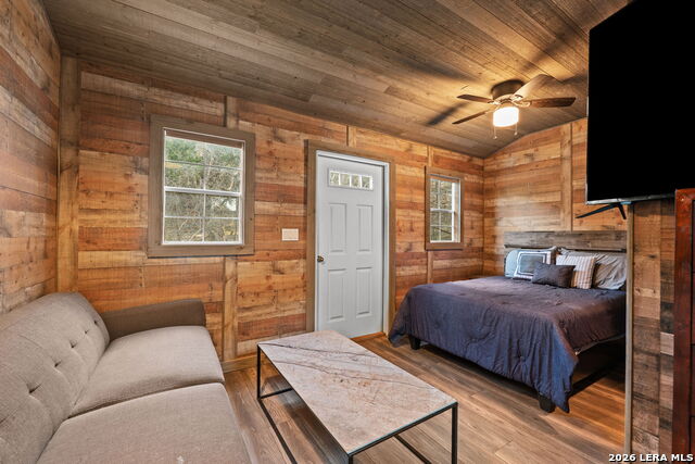 Image 19 of 36 For 9055 Rebecca Creek Rd