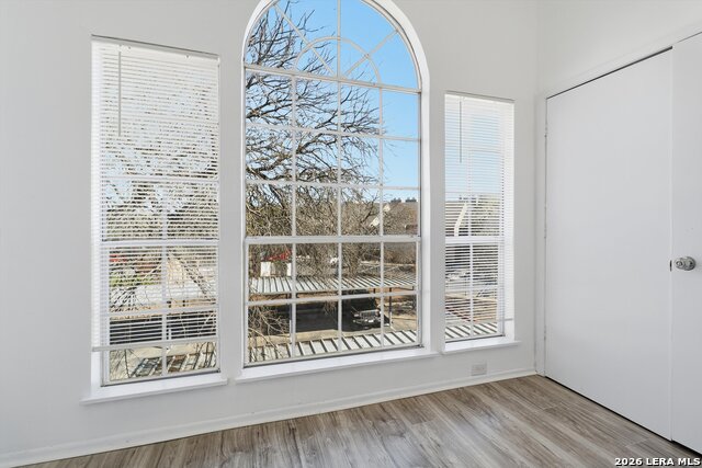 Image 15 of 20 For 11311 Sir Winston  111