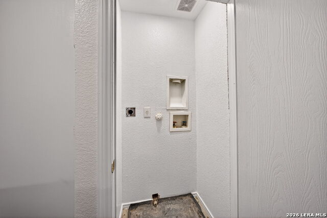 Image 30 of 35 For 4161 St Charles Bay