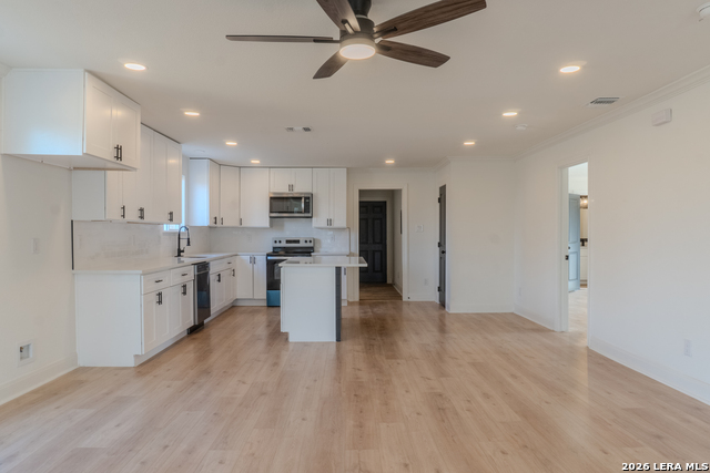 Image 16 of 43 For 1214 Hough  